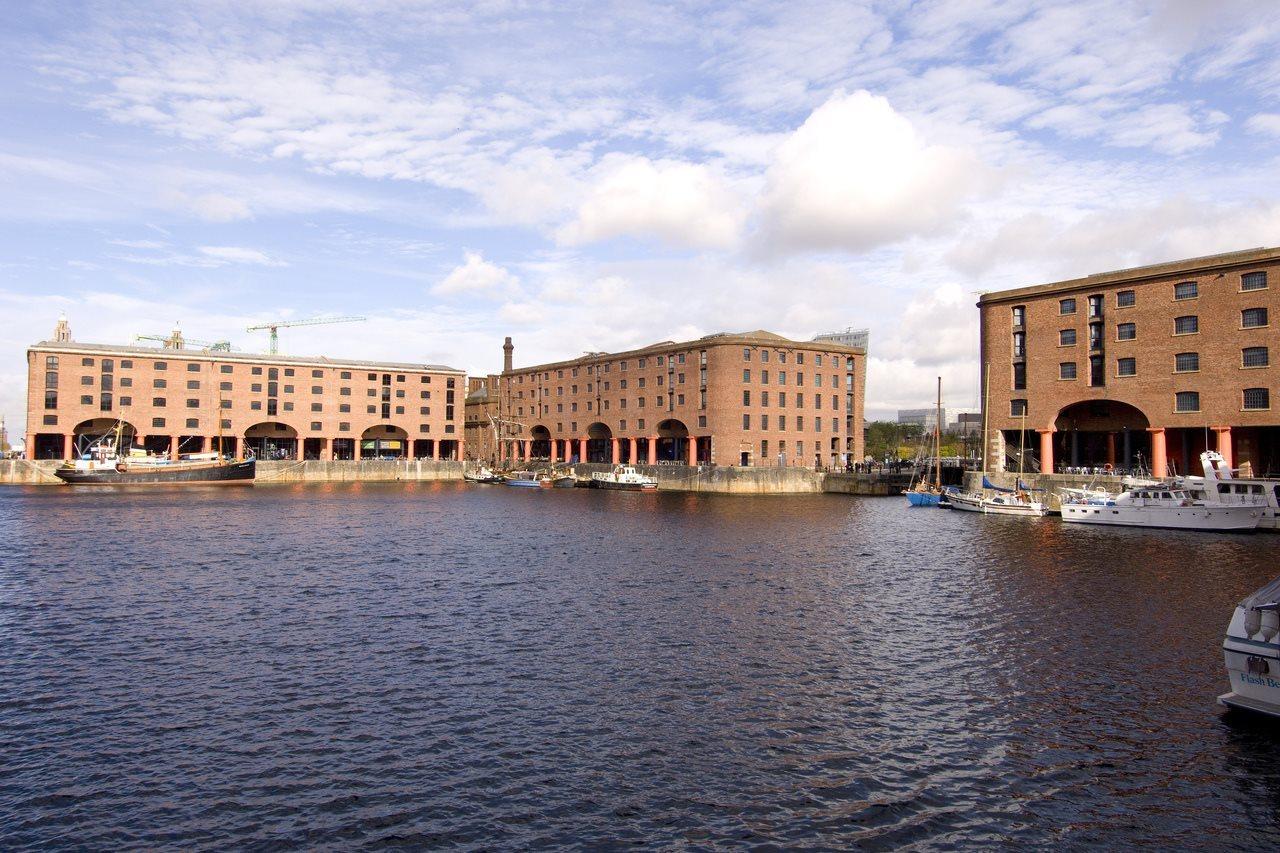 Premier Inn Liverpool Albert Dock エクステリア 写真