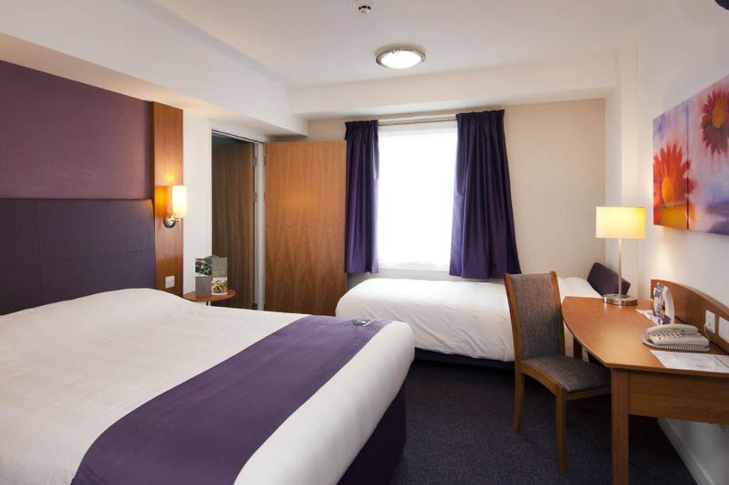 Premier Inn Liverpool Albert Dock 部屋 写真
